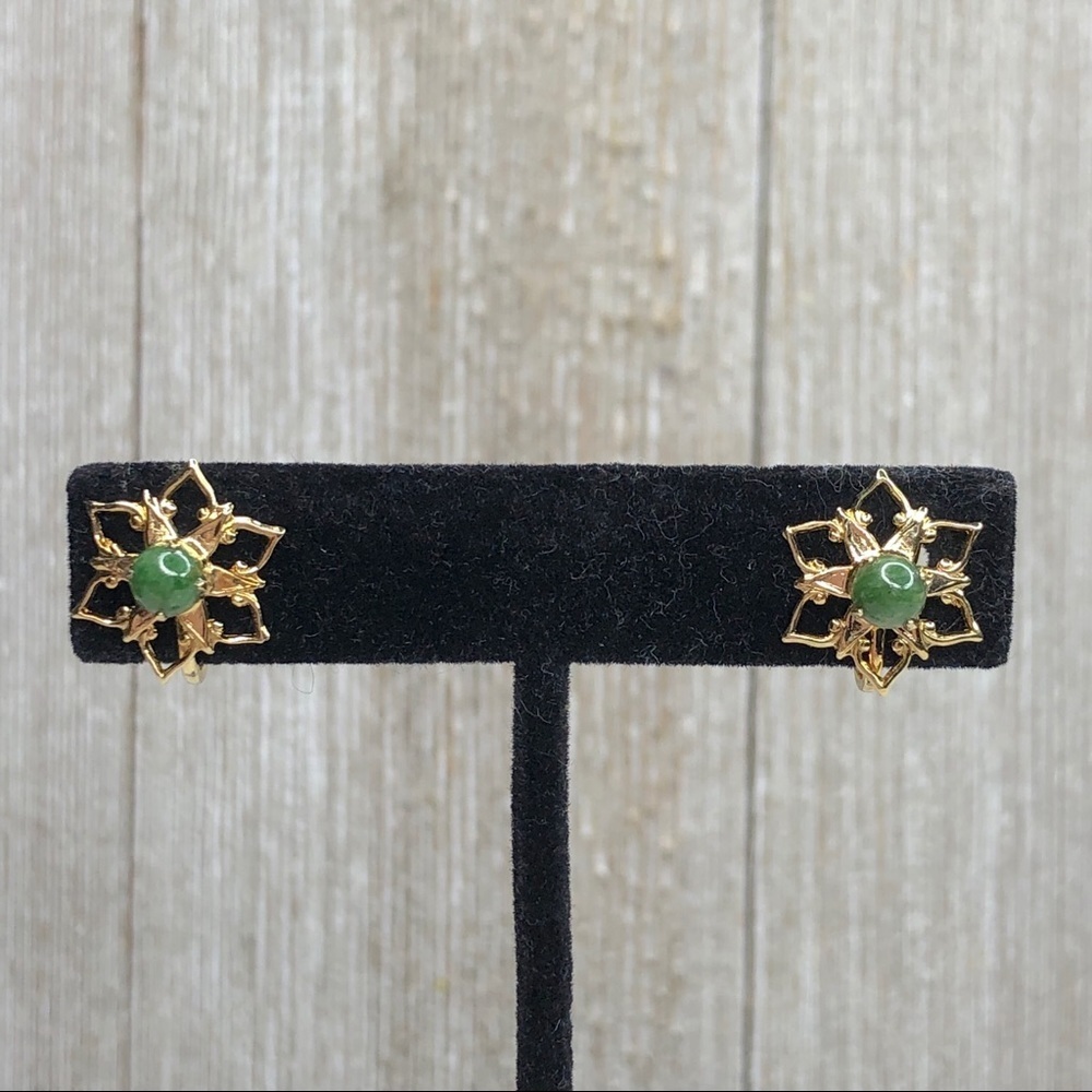 Vintage Nephrite Jade Gold Snowflake Clip-on